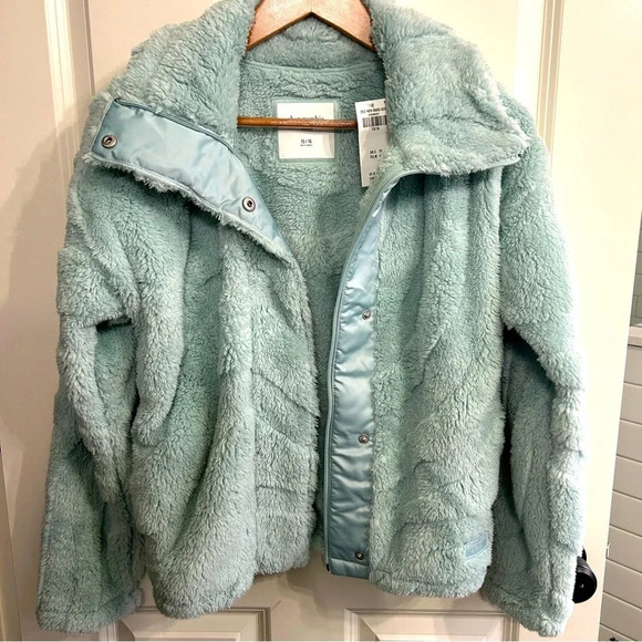 NWT Abercrombie kids size 15/16 super soft fleece jacket. Zip and snap up. Aqua - Picture 1 of 10